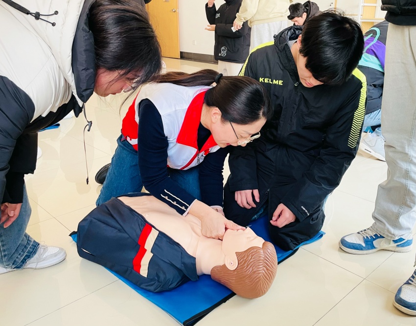 急救教育融入专业教学，公司再增305名救护员